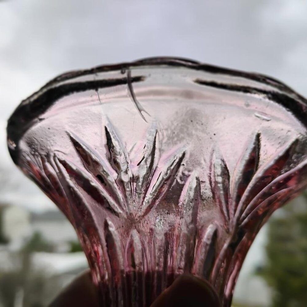Princess House plum pink iridescent glass fairy lamp - Picture 7 of 8